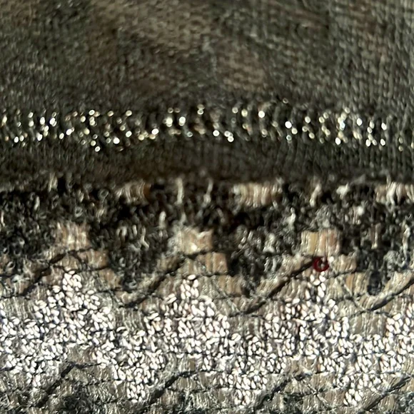 MISS ME BLINGY SWEATER⚜️Lightweight Black & Silver💎Hi-Low🖤Chevron Design on Back - Picture 6 of 10